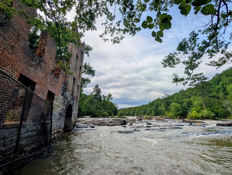 An Eerie Ghost Town Is Lurking In Georgia And It's Straight Out Of A Nightmare - Decor Hint Hollywood Found This Spot Before You Did