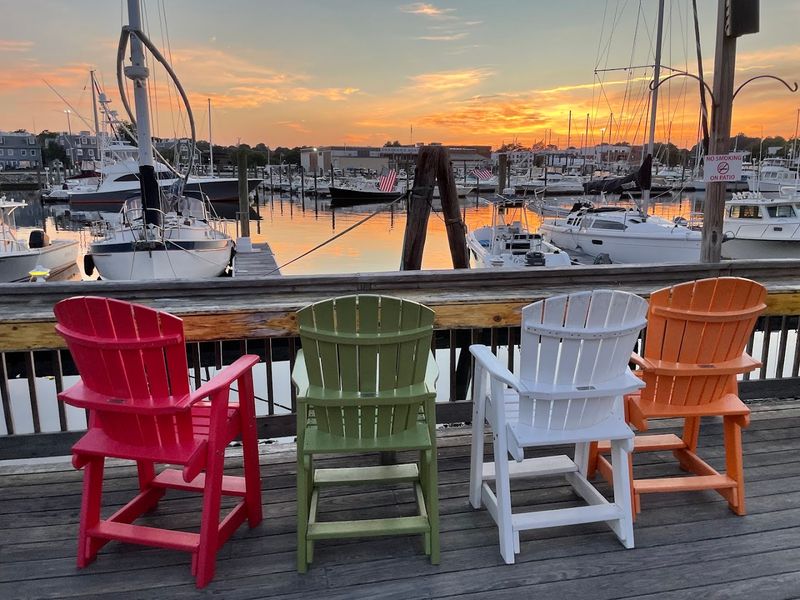 Locals Have Been Flocking To This Connecticut Waterfront Seafood Shack Since The '90s - Decor Hint It Feels Like A Local Secret That Spread