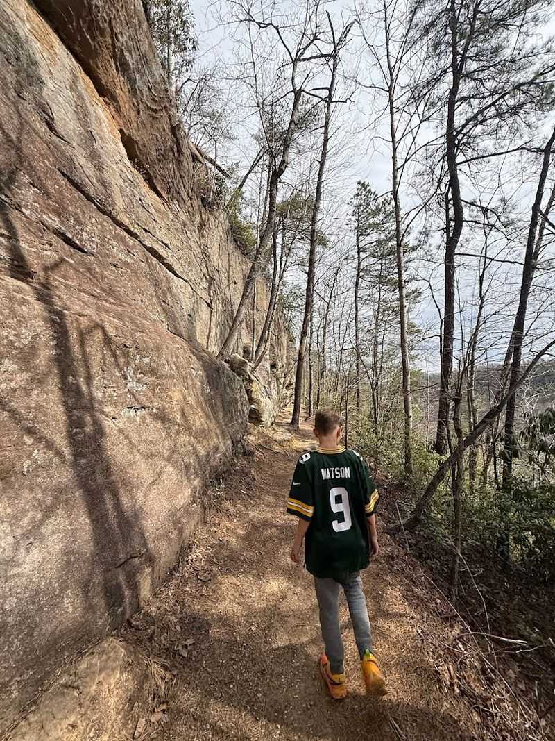 This Famous Kentucky Gorge Town Has Residents Saying Tourism Changed The Entire Vibe - Decor Hint What Longtime Residents Think About All Of This