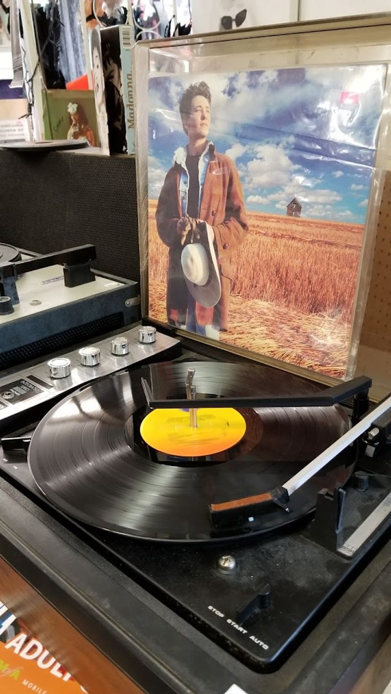 Vintage Stereo Equipment Worth Stopping For