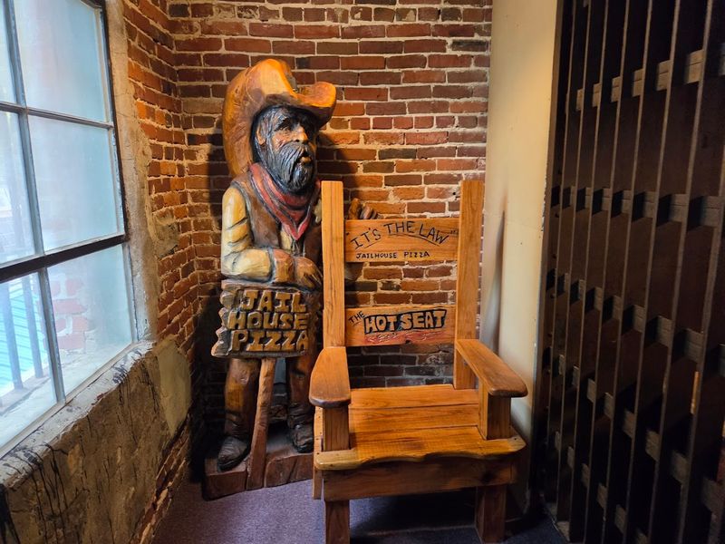You Can Eat Pizza Inside An Actual Historic Kentucky Jail And Locals Swear It Is Haunted - Decor Hint Brandenburg, Kentucky Is Worth The Drive