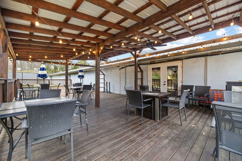 10 Lovely Kentucky Cafes With Beautiful Settings To Visit This July - Decor Hint Red River Gorge Coffee Co.