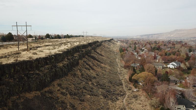 This Secluded Idaho Hike Leads To Centuries-Old Wagon Ruts - Decor Hint A Rim Walk With Big Views