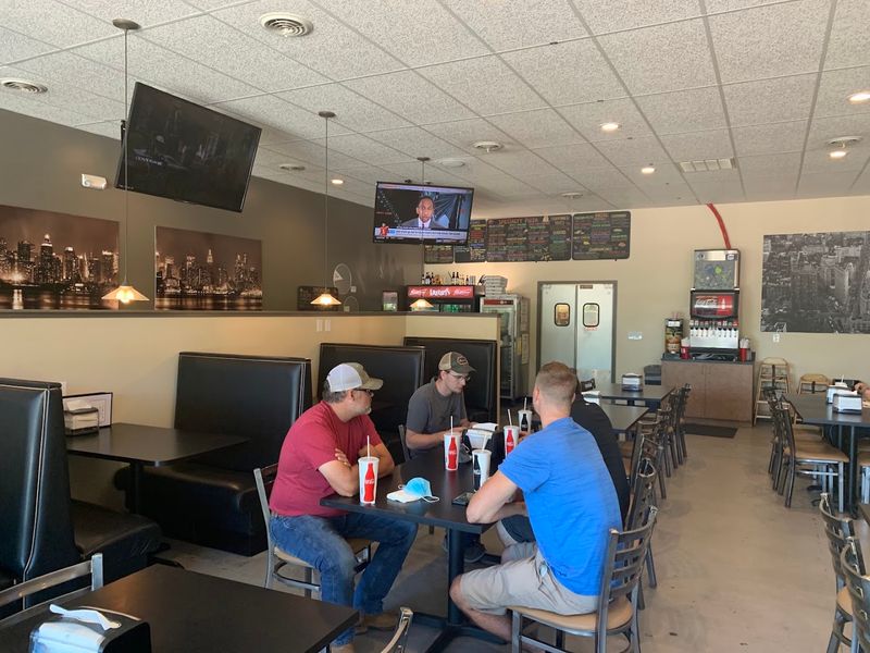 10 Underrated Nebraska Pizzerias That Belong In Your 2026 Dining Plans - Decor Hint Lazzari's Pizza, Lincoln