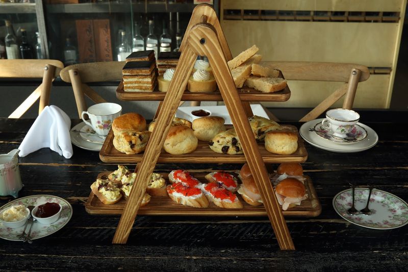 High Tea, Omaha