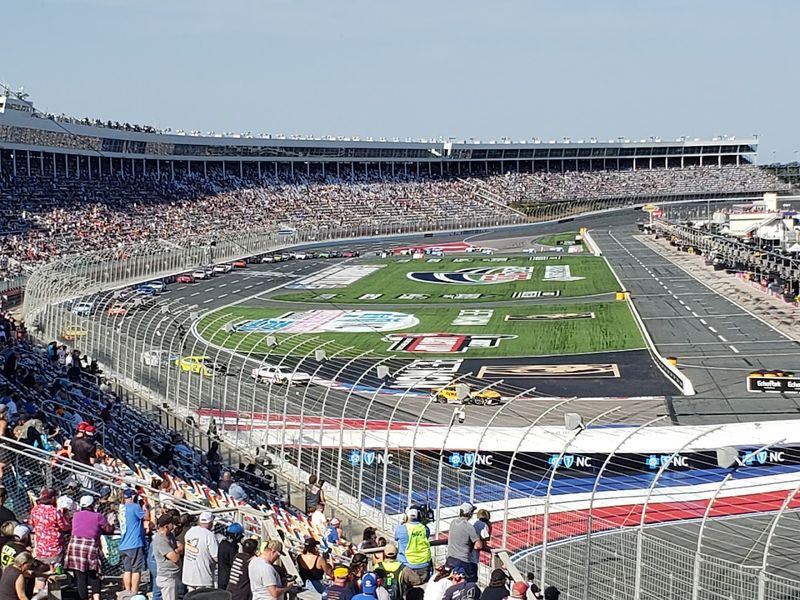One North Carolina Speedway Is Bringing Thousands Of Fans Back Next Week - Decor Hint Families Get More Than Just Cars Going Fast
