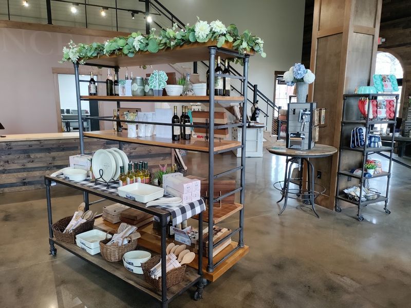 This Ohio Shop Has Handmade Goods You Won't Find Anywhere Else - Decor Hint Why This Shop Is Worth The Drive