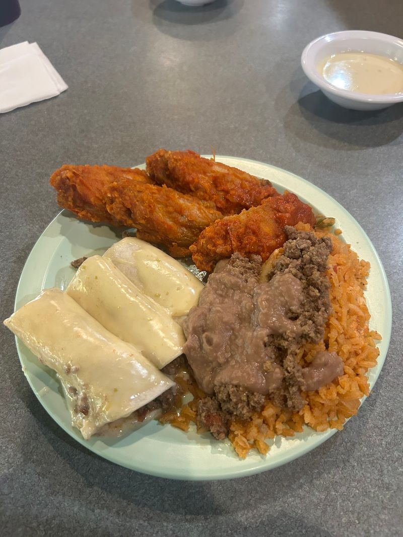 This Kentucky Mexican Buffet Is A Fiesta Of Flavors You Will Want To Try Twice - Decor Hint Build-Your-Own Tacos, Taco Salads, And Tostadas