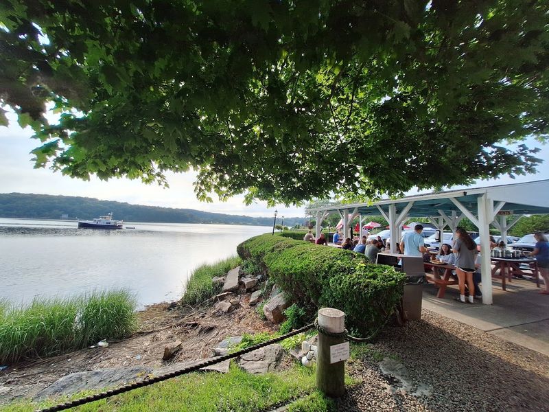 10 Connecticut Seafood Spots Where The Chowder Is Worth The Drive Alone - Decor Hint Sea View Snack Bar, Mystic