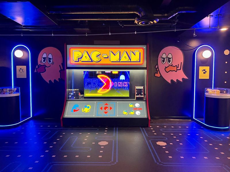 San Diego Comic-Con 2026 Is Bringing Four Days Of Costumes, Celebrities, And Fandom Chaos To California - Decor Hint Gaming Areas Keep Tabletop And Video Game Fans Busy Between Panels