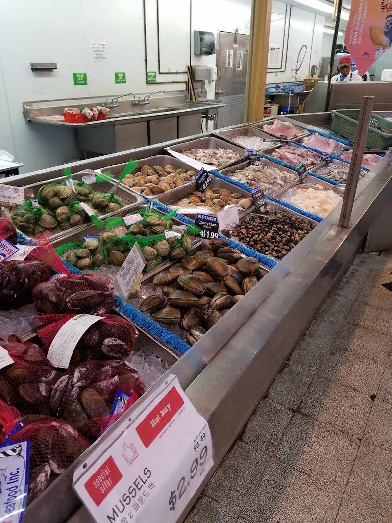 Live Seafood Tanks And An Extensive Fresh Seafood Counter