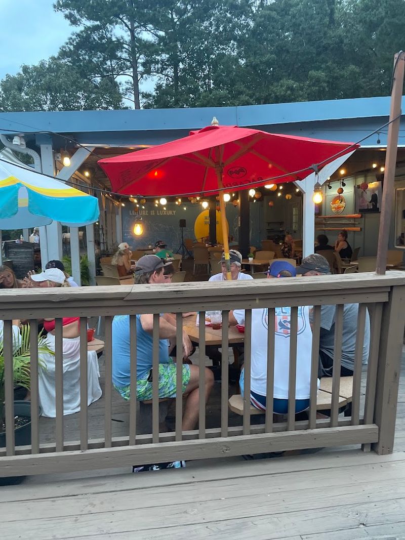 Live Music Turns Lunch Into An Event