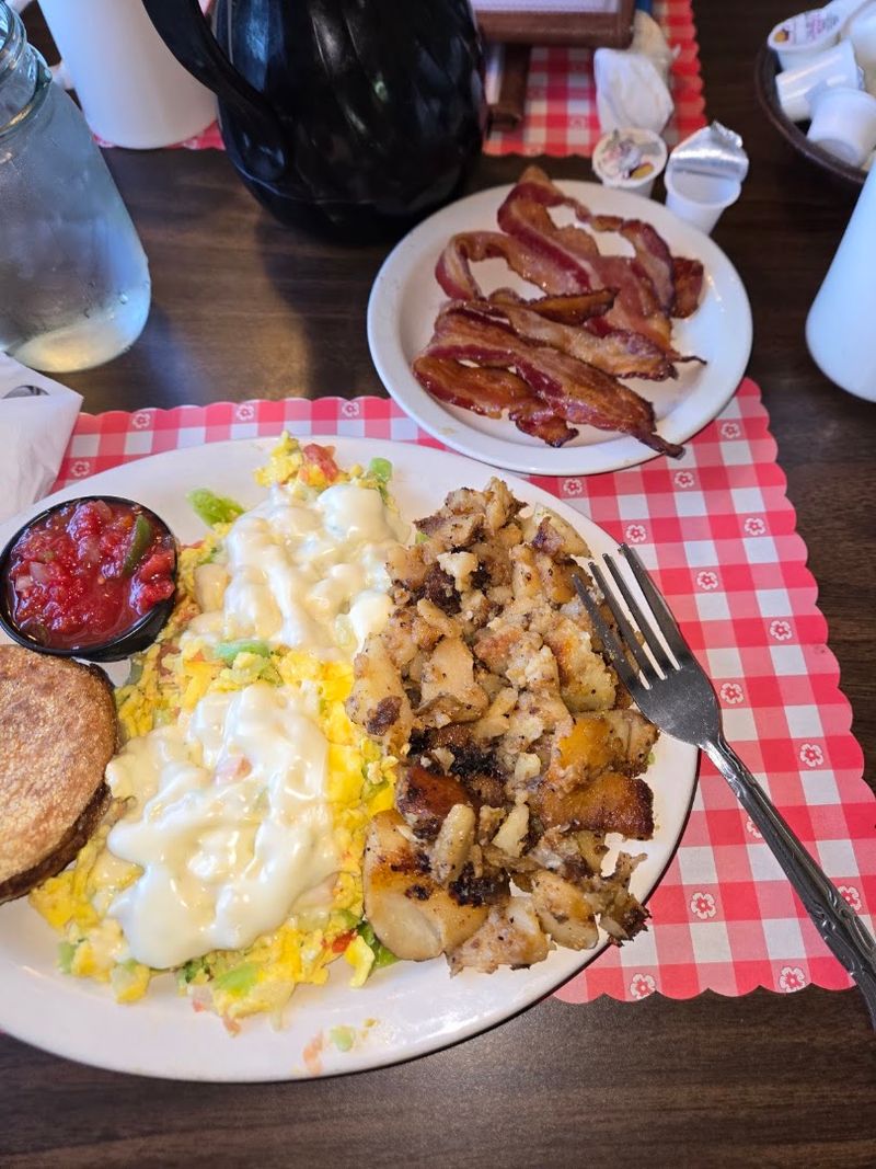This Connecticut Restaurant Feels Like Stepping Back Into Grandma's Kitchen With Every Bite - Decor Hint Breakfast Here Is Practically A Religion