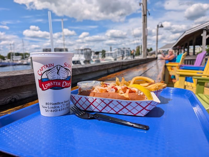 Locals Have Been Flocking To This Connecticut Waterfront Seafood Shack Since The '90s - Decor Hint Sunny Days Were Made For This Stop