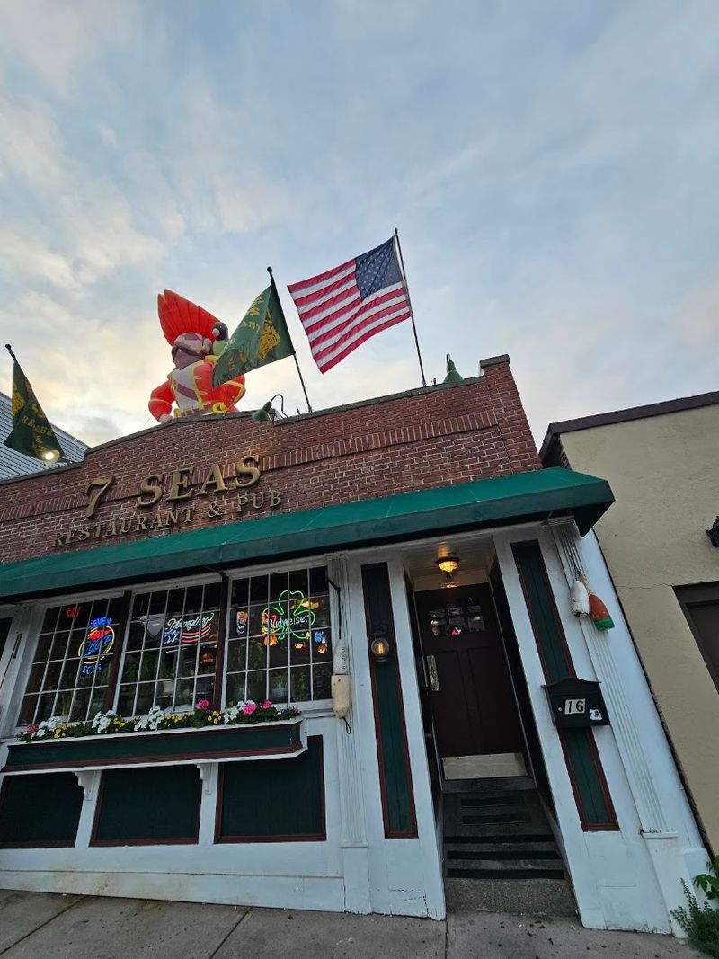 Locals Swear The Fish And Chips At This Historic Connecticut Pub Are Worth The Drive - Decor Hint Decades Of Local Loyalty Support Its Reputation