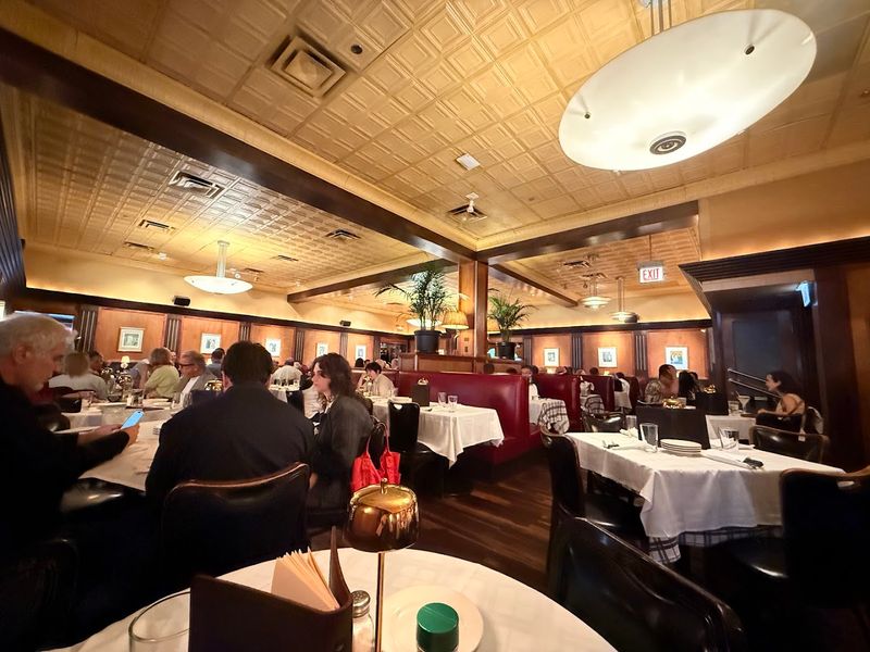 A Dining Room That Feels Like A Chicago Institution