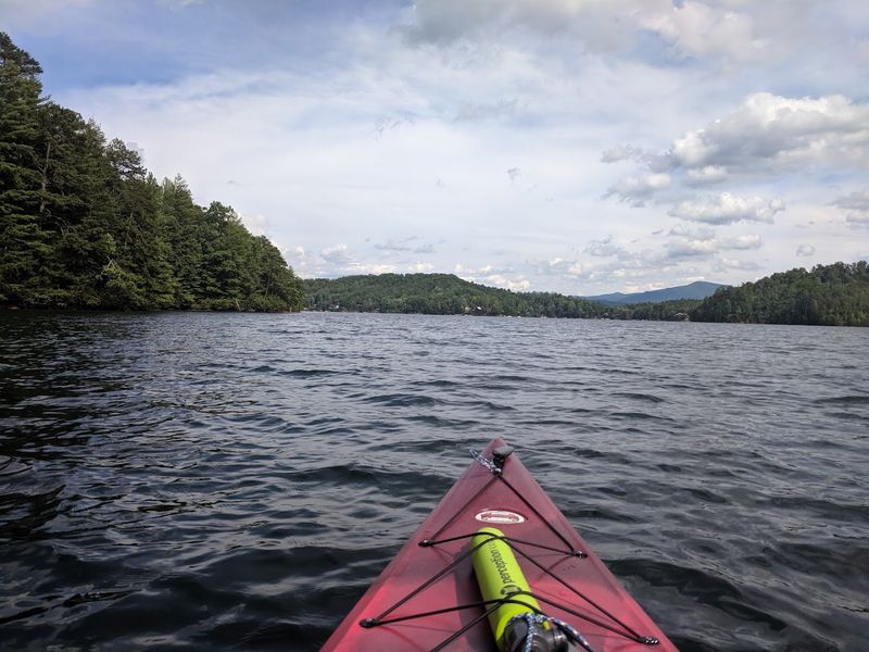 Locals Say This Once-Peaceful North Carolina Lake Town Has Been Completely Overrun By Crowds - Decor Hint Summer Boating Makes The Lake Feel Much Busier
