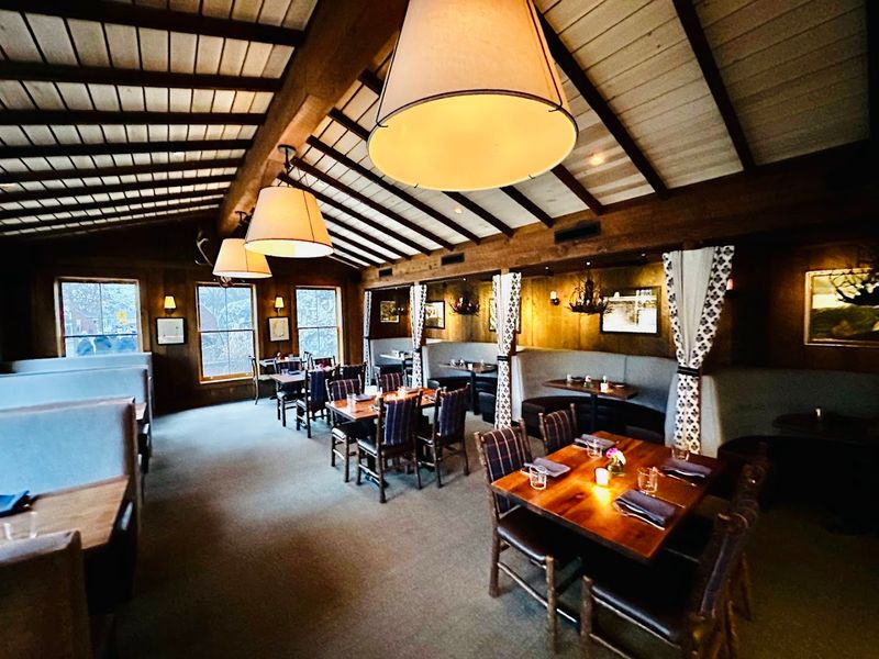 These 10 Connecticut Restaurants Are Hard To Book, And One Visit Explains Why - Decor Hint Oyster Club, Mystic