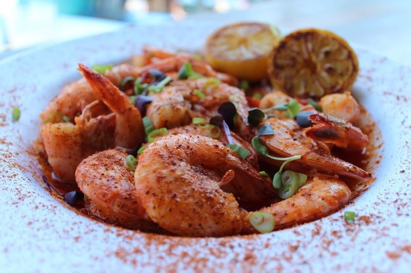 This Relaxed Georgia Seafood Shack Serves Fresh Catches Locals Can't Stop Talking About - Decor Hint Shrimp Sourced From Five Miles Away