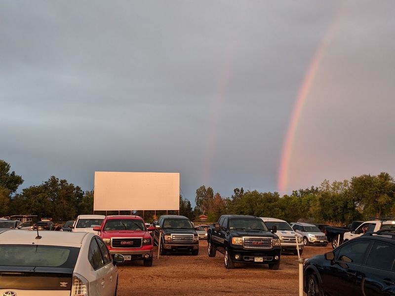 This Colorado Drive-In Theatre Has The Rare Magic Of A Summer Movie Night You Will Remember - Decor Hint Summer Nights That Make The Sky The Ceiling