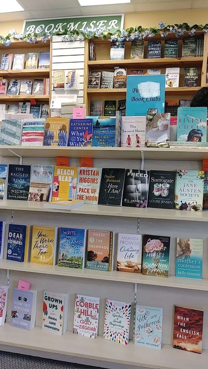 This Quirky Georgia Bookstore Has More Than 300,000 Books Waiting To Be Explored - Decor Hint Staff Picks That Actually Deliver