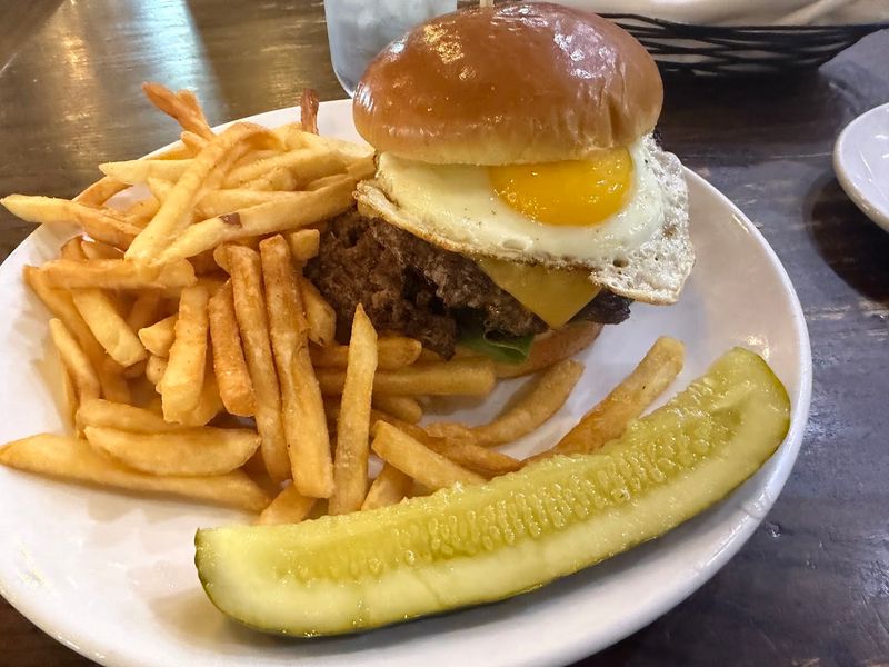 This Charming Indiana Restaurant Lets You Dine Beneath Towering Sycamore Trees - Decor Hint Sunday Brunch Dishes That Justify The Drive Alone