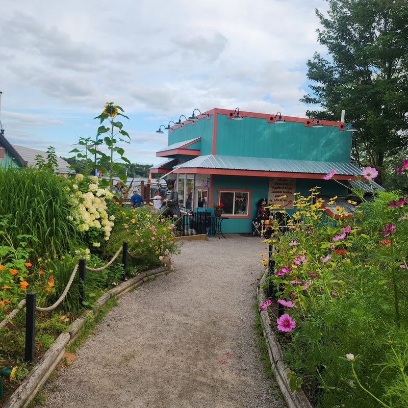 Rent A Pirate Ship At This Wisconsin Restaurant For An Unforgettable Day - Decor Hint Ice Cream That Steals The Show