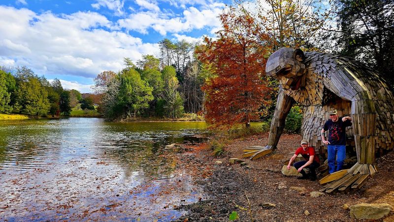This Kentucky Trail Leads Families Past Sleeping Giants, And Kids Follow Their Footprints To Find Them - Decor Hint What Makes Little Nis Different From Other Nature Installations