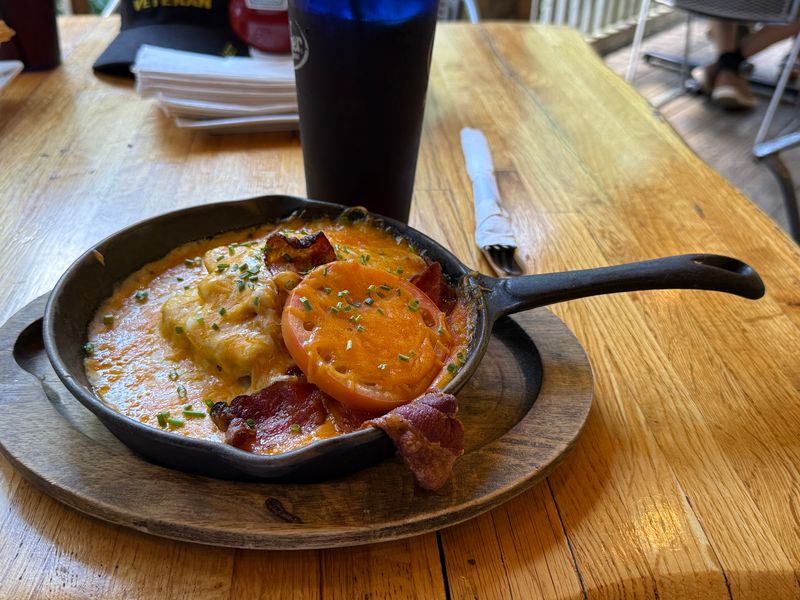 These 11 Historic Kentucky Restaurants Still Serve Dishes Passed Down Through Generations - Decor Hint Hall's On The River, Winchester