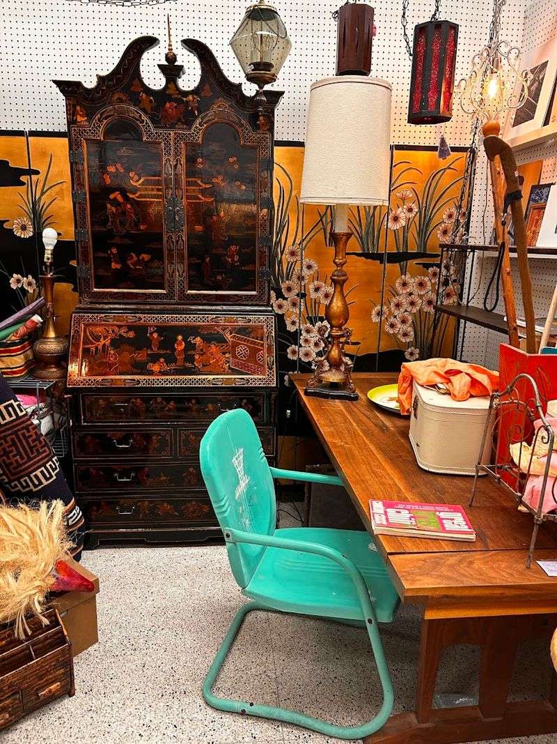 A New Mexico Antique Shop That Will Be The 2026 Destination Everyone Remembers - Decor Hint Furniture Finds That Belong In A Magazine