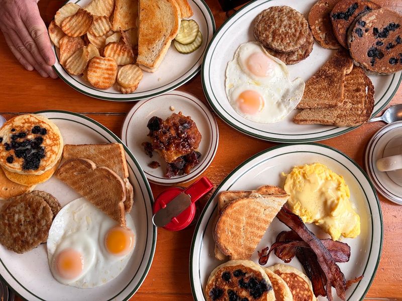 This Classic New Hampshire Restaurant Serves Pancakes You'll Never Forget - Decor Hint The Full Menu Beyond Pancakes
