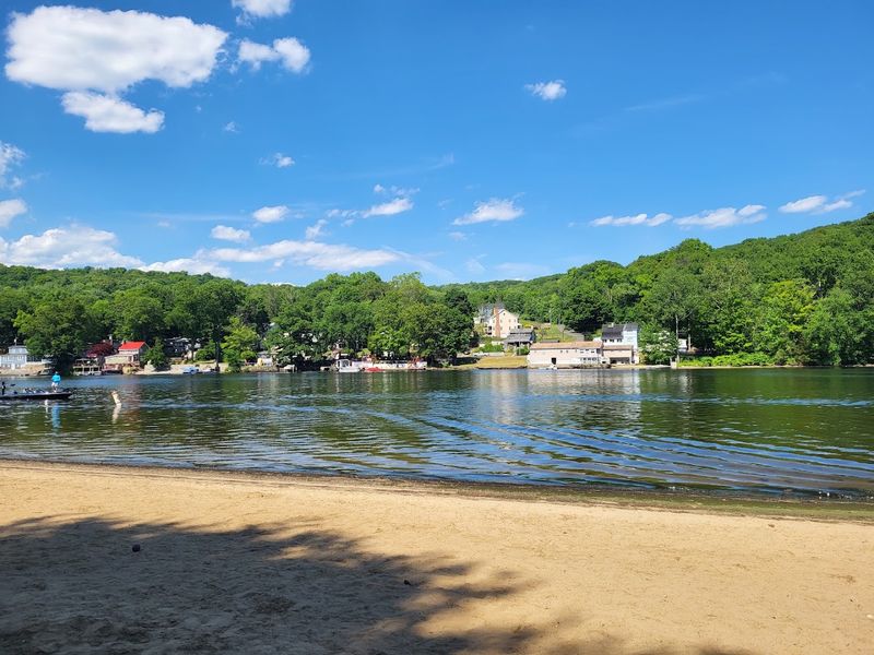 This Short Connecticut Hike Leads To A Scenic Waterfall And A Refreshing Swimming Area - Decor Hint The Swimming Area Is Connecticut's Most Refreshing Reward