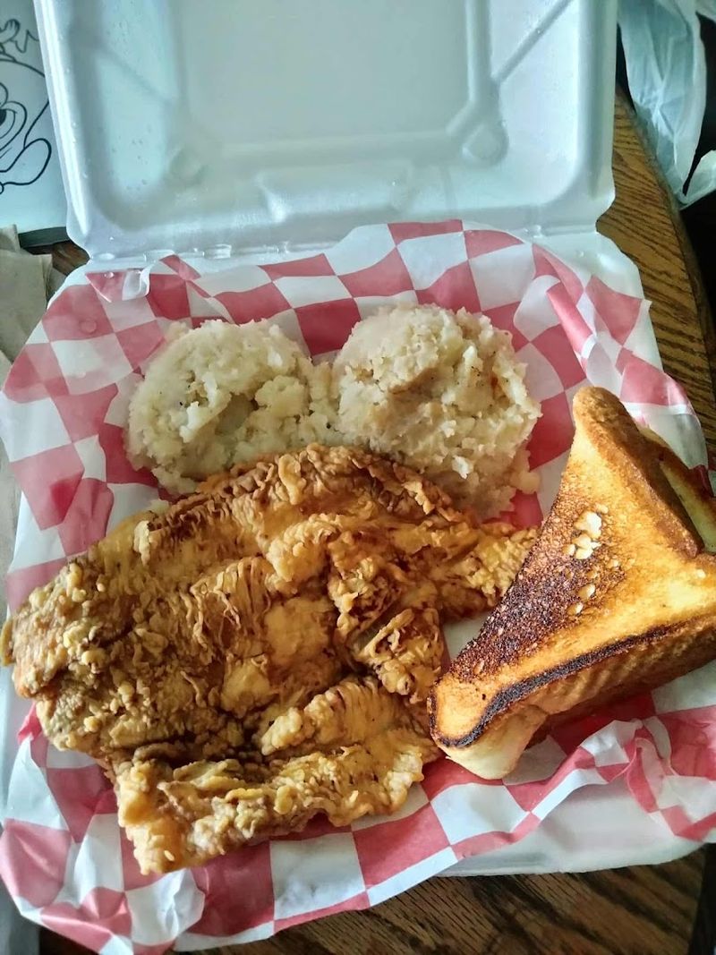 Fried Catfish That Keeps Regulars Coming Back For Years