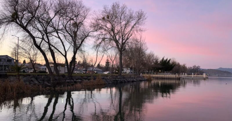 These 10 California Lake Towns Make Summer Escapes Feel Effortless
