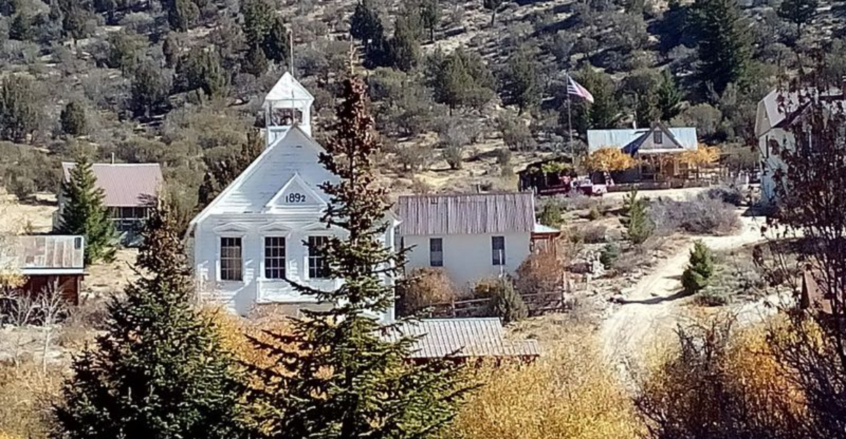 These 10 Idaho Mining Towns Have Stories Hidden Behind Their Empty Buildings - Decor Hint