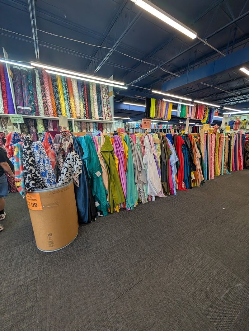 These 10 Illinois Fabric Shops Belong On Every Quilter's List - Decor Hint New Rainbow Fabrics, Chicago