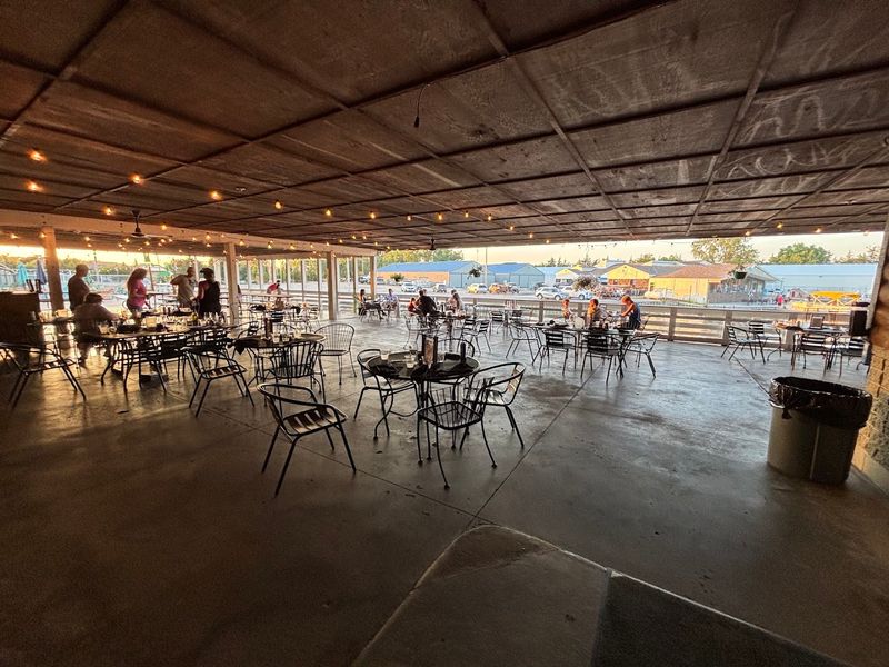 These 10 Nebraska Restaurants Turn August Dinners Into Mini Escapes - Decor Hint The Woodcliff Restaurant, Fremont