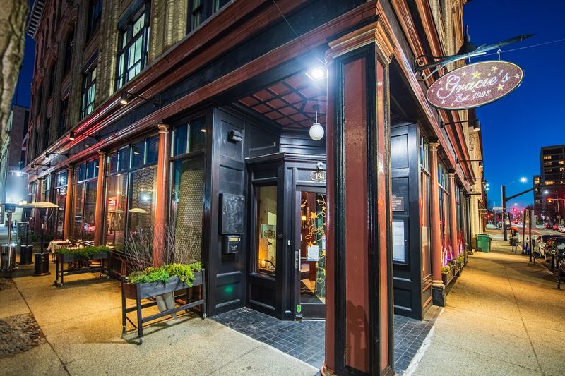 Gracie's, Providence