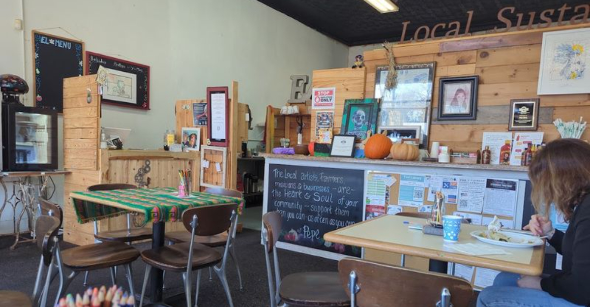These 10 Tiny Lincoln Nebraska Restaurants Serve Food Far Bigger Than Their Dining Rooms - Decor Hint