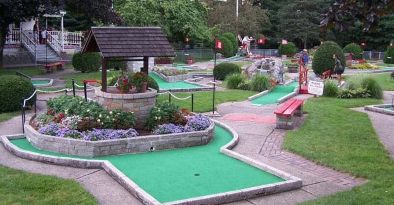 These 8 Connecticut Mini Golf Destinations Are Perfect For A Relaxed Summer Outing