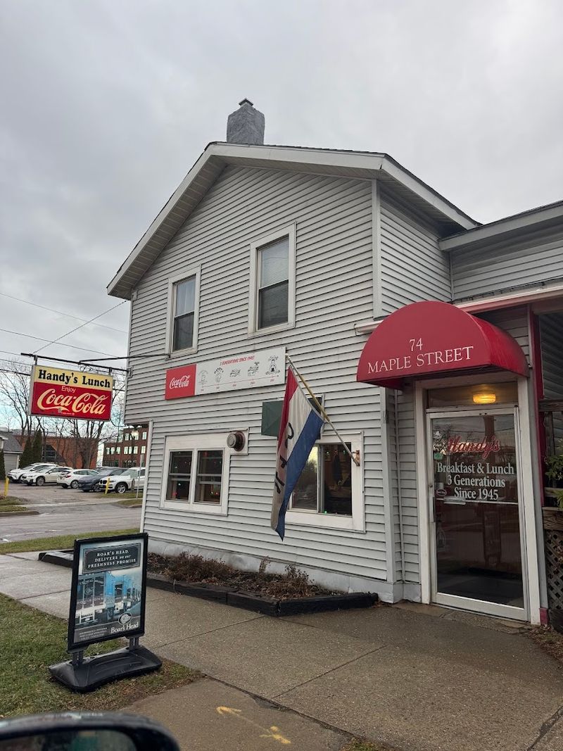 These 9 Vermont Restaurants Serve Unforgettable Food Behind Their Simple Looks - Decor Hint Handy's Lunch, Burlington