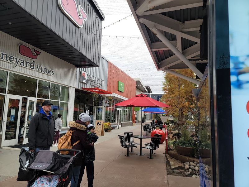Hunt For Deals Across More Than 80 Stores And Restaurants