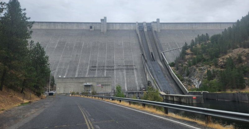 This 717-Foot Idaho Dam Towers Over a Quiet Reservoir With Views That Feel Almost Unreal