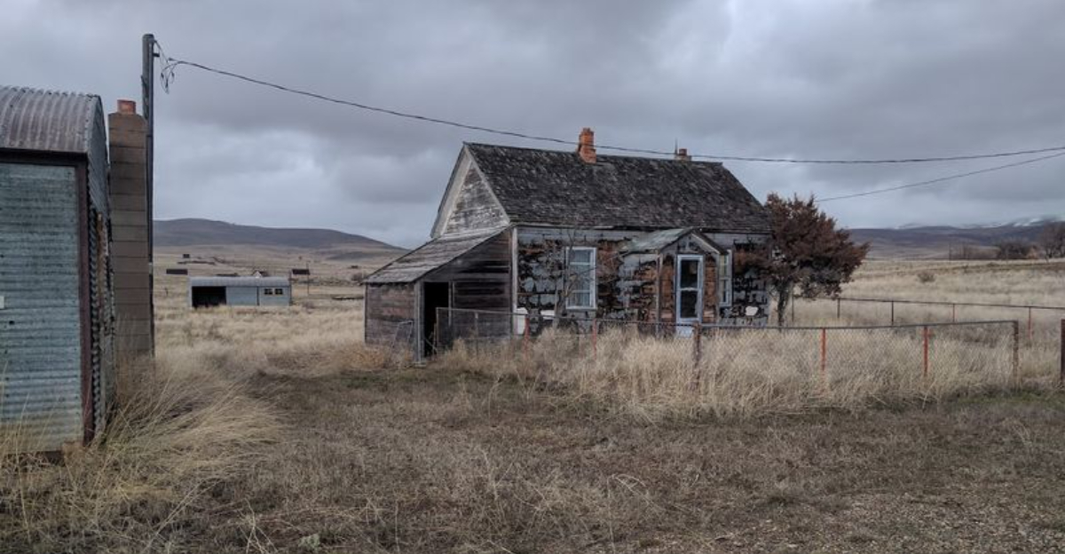 This Abandoned Idaho Pioneer Town Is Free To Explore And Most People Have Never Heard Of It - Decor Hint