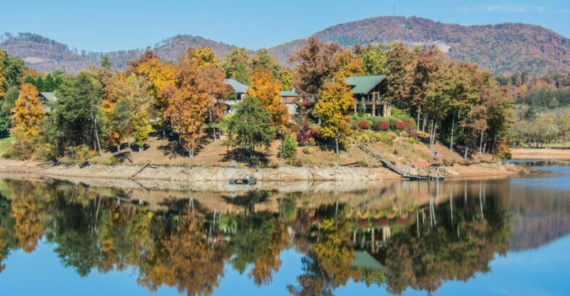 This Charming Georgia Lake Town Is One Of The State’s Best Summer Getaways