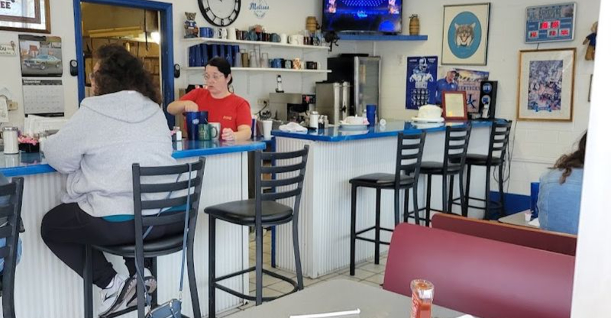 This Cozy Kentucky Diner Serves The Finest Country Fried Steak Youll Ever Try - Decor Hint