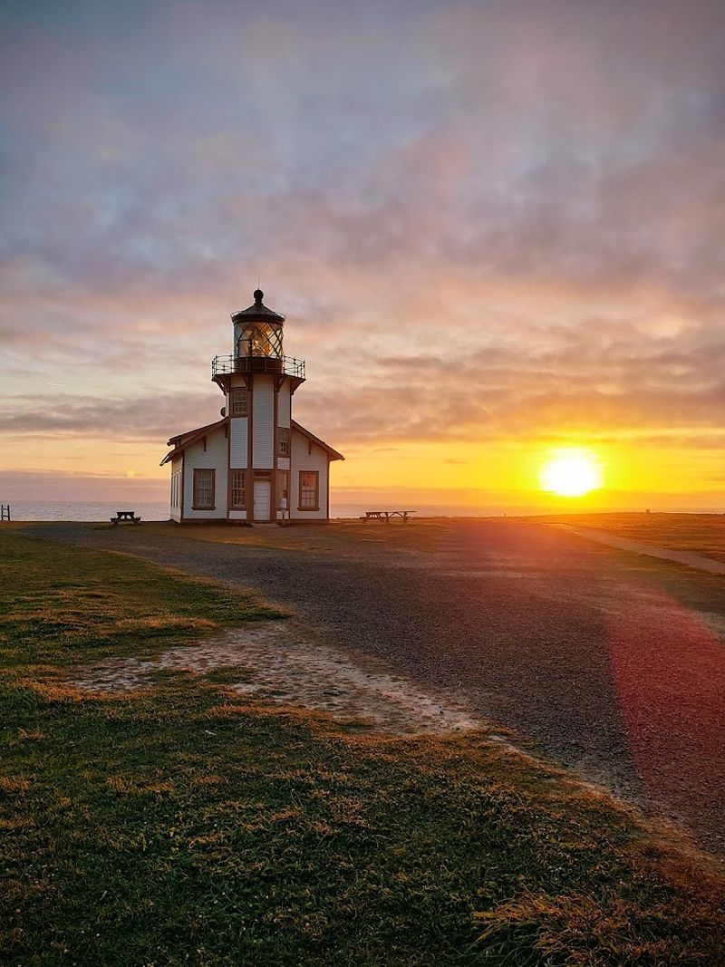 This Historic Northern California Lighthouse Sits Beside A Secluded Cove With A Fascinating Past - Decor Hint The Lighthouse Has Guided Ships Since 1909