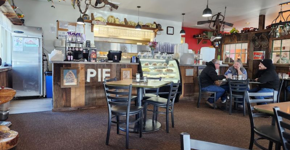 This Idaho Highway Has A Beloved Pie Stop Tradition That Road Trippers Have Followed For Decades - Decor Hint