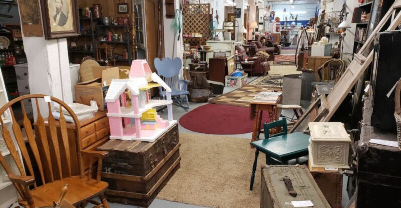 This Idaho Vintage Store Is A Goldmine For Rare Home Décor At Surprisingly Good Prices