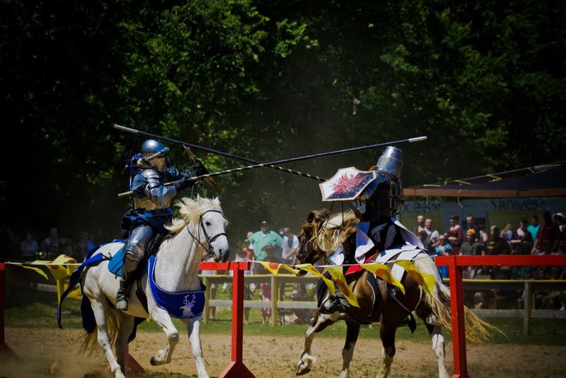 This Kentucky Festival Transports You Straight To A Medieval Village Every Single Weekend - Decor Hint Step Through The Gates Of The Kentucky Renaissance